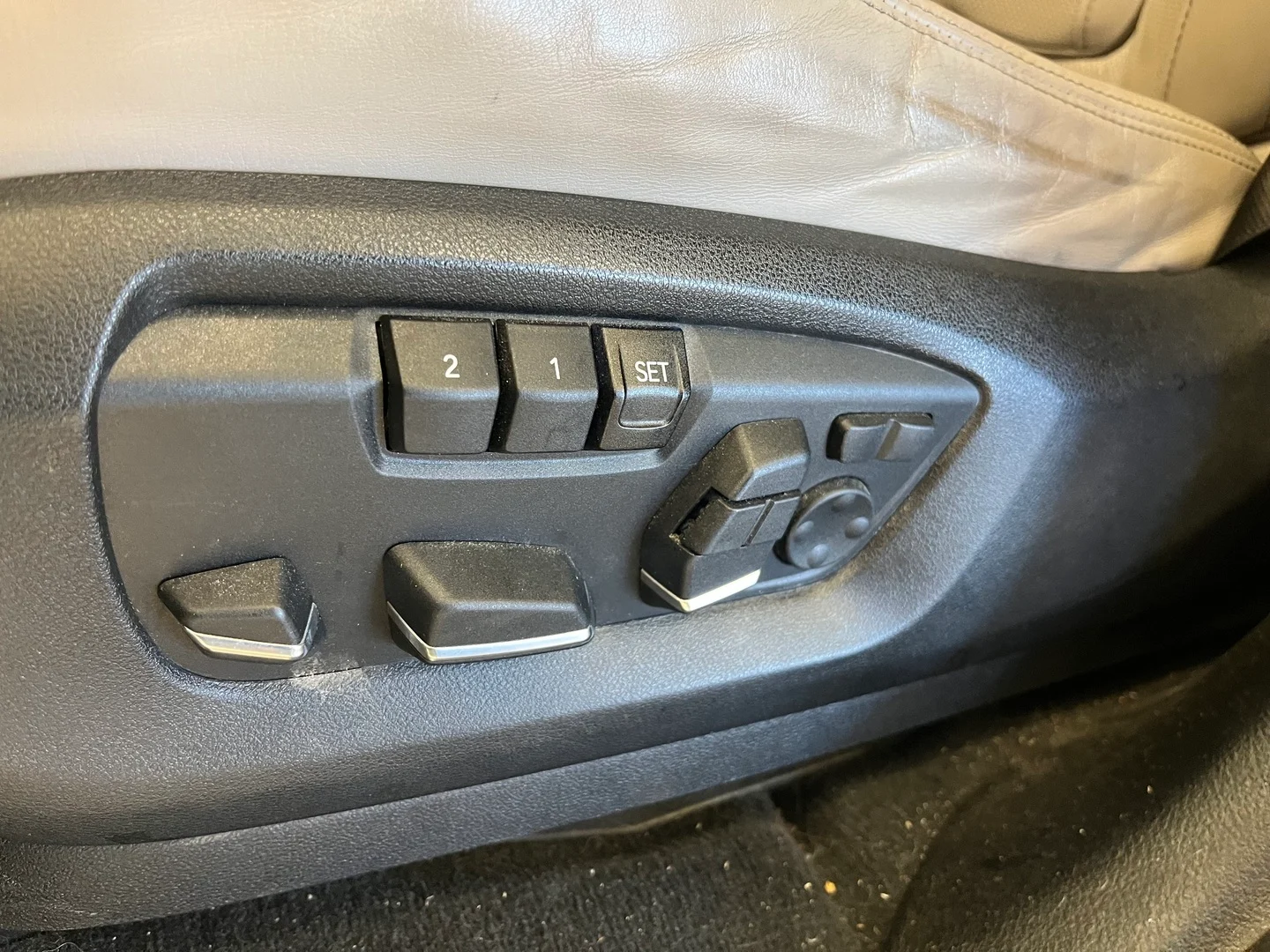 Car Image - 1zr83AZCK4sZMwEZuiBrmz