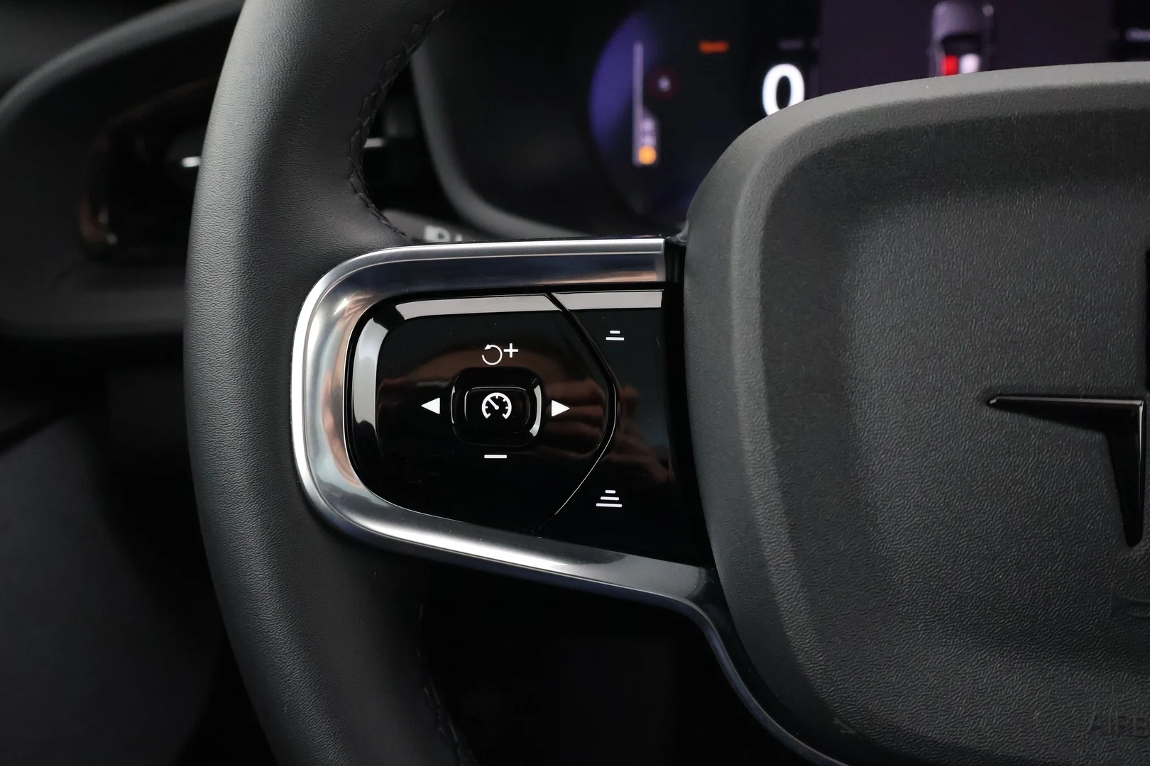Car Image - fBnmHVTnkwW6LJkLbh2jX