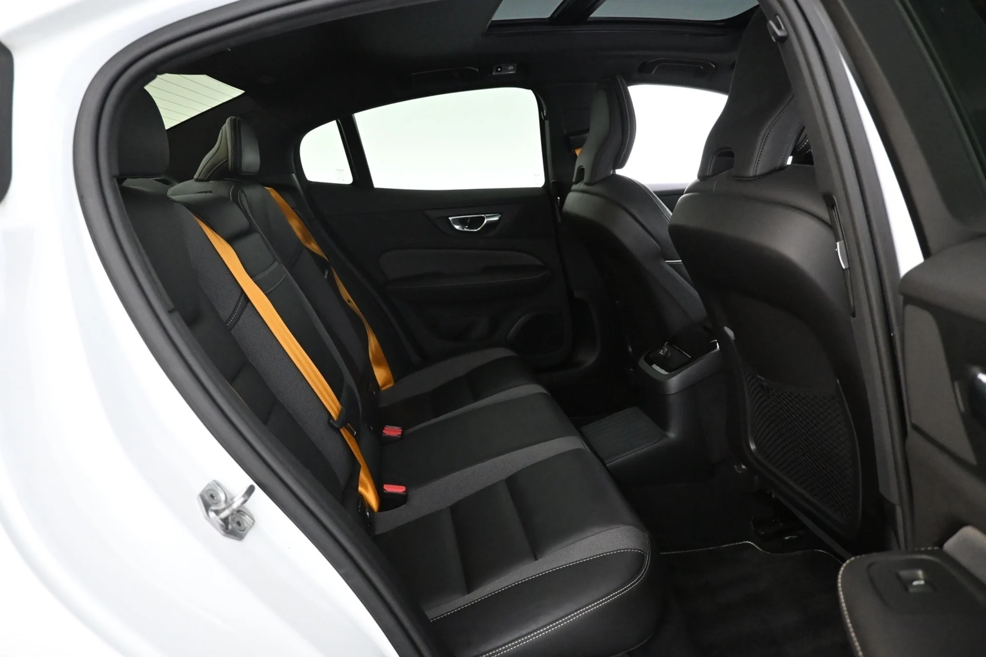 Car Image - 32GvS3yekf1Gi3i9d3I1wF