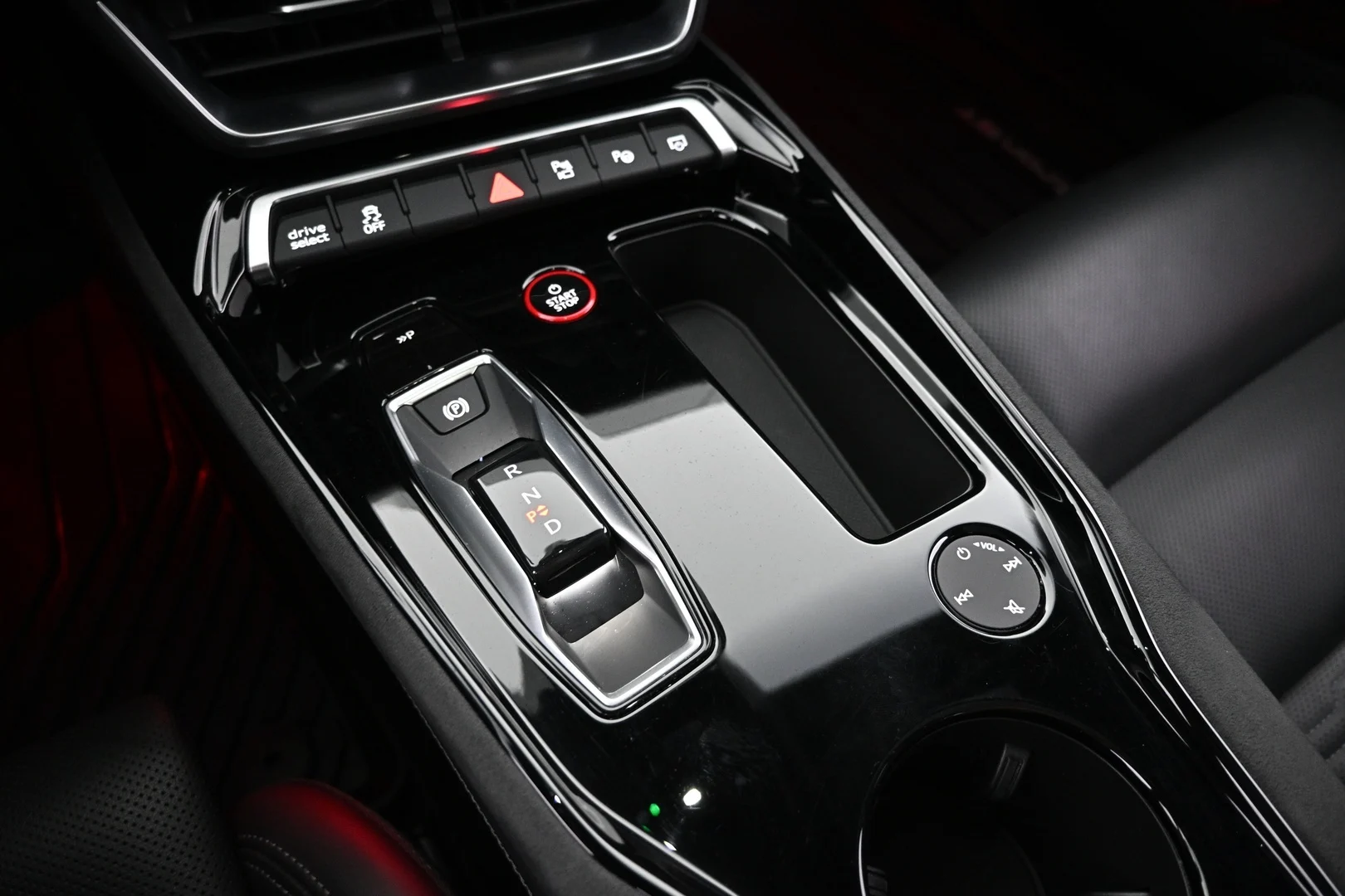 Car Image - 6TfXO8s23ZOYQD9TsxPM8V
