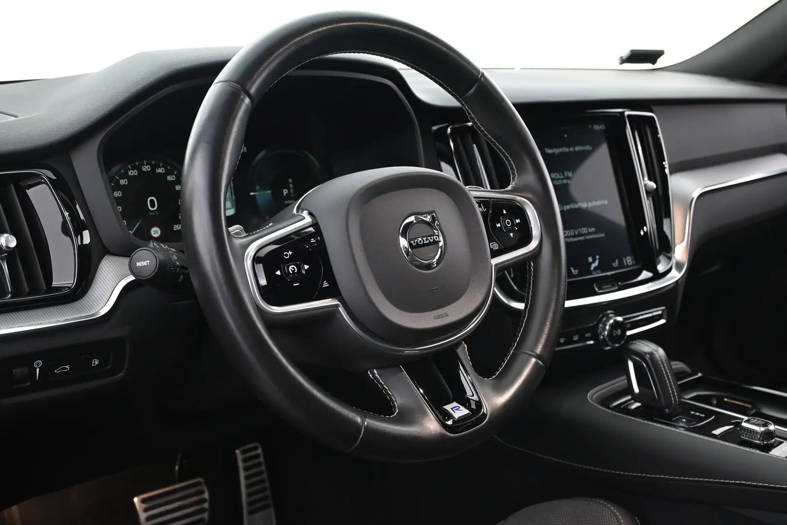 Car Image - 3mNxw8BAozKuqxZeckSQTz