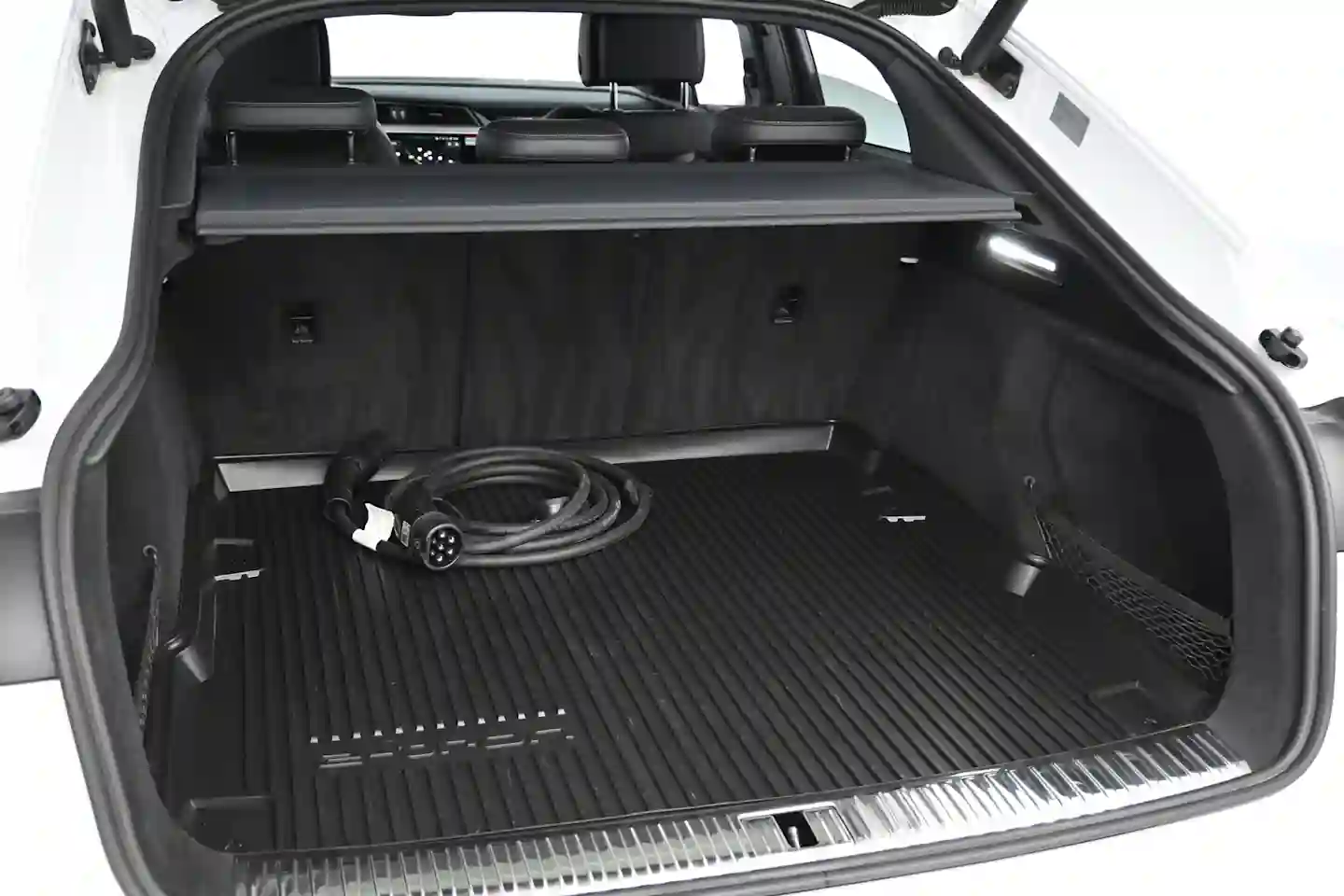 Car Image - 6E8VGmBzF9pgoyVEpYvRcu