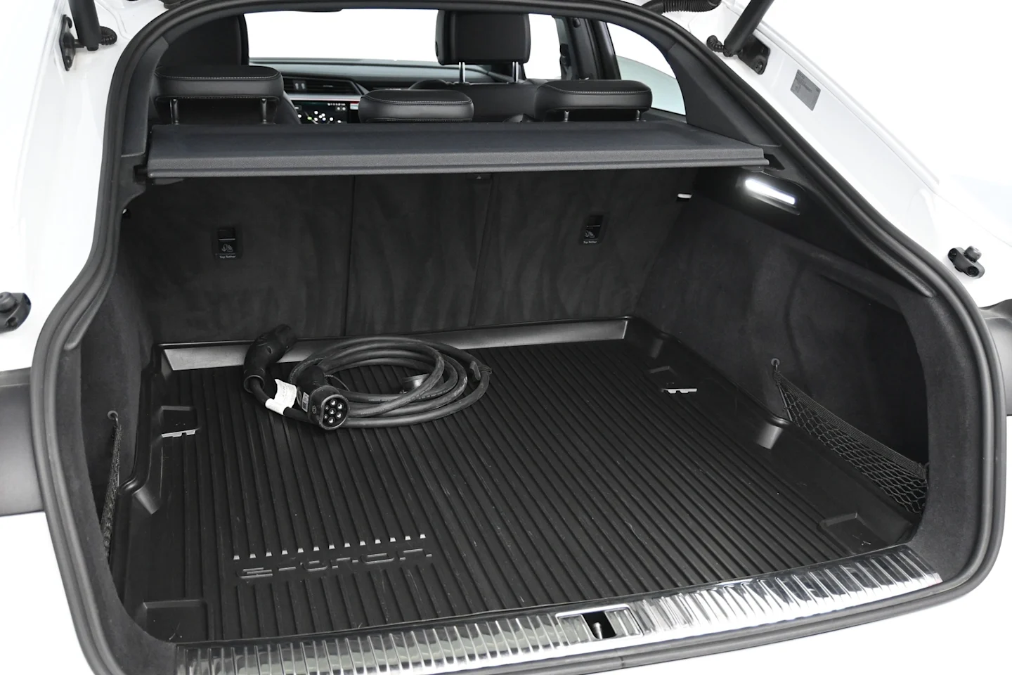 Car Image - 6E8VGmBzF9pgoyVEpYvRcu