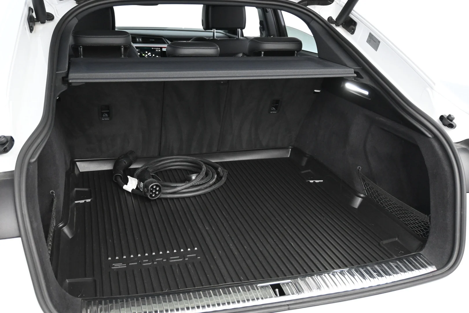 Car Image - 6E8VGmBzF9pgoyVEpYvRcu