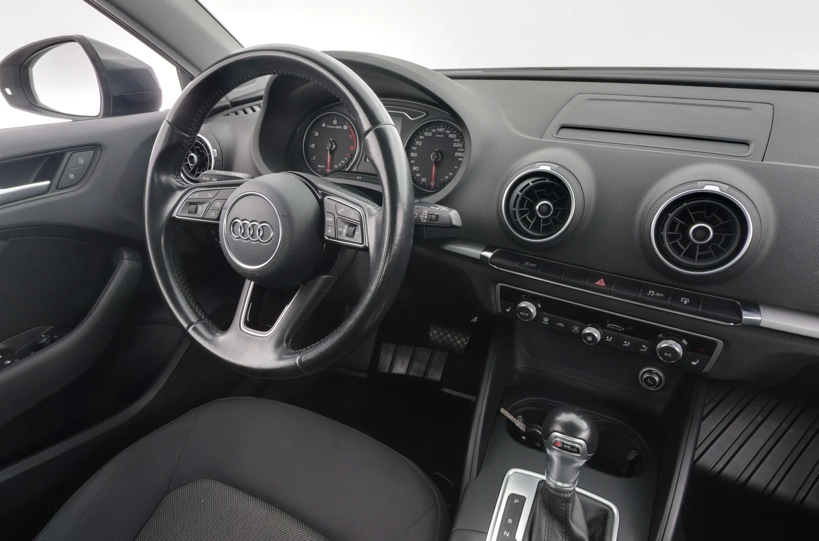 Car Image - 2rGMD2l5M6o9oUrx7TtkWC