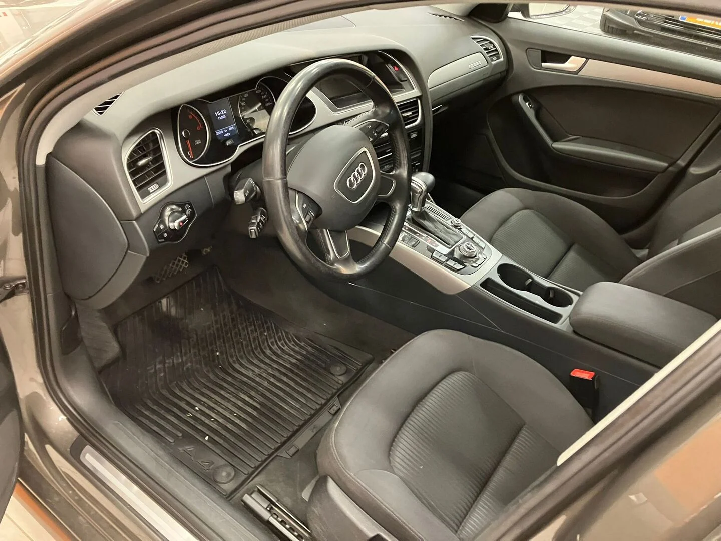 Car Image - ECuE8JPOqwJfyRfJLZoIr