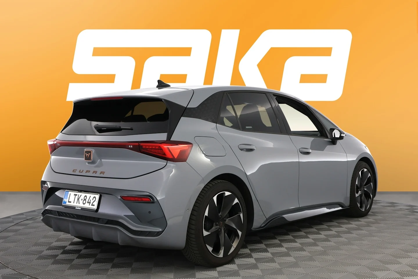 Car Image - 2RqFnVIiqQS1qx4tLwz20S
