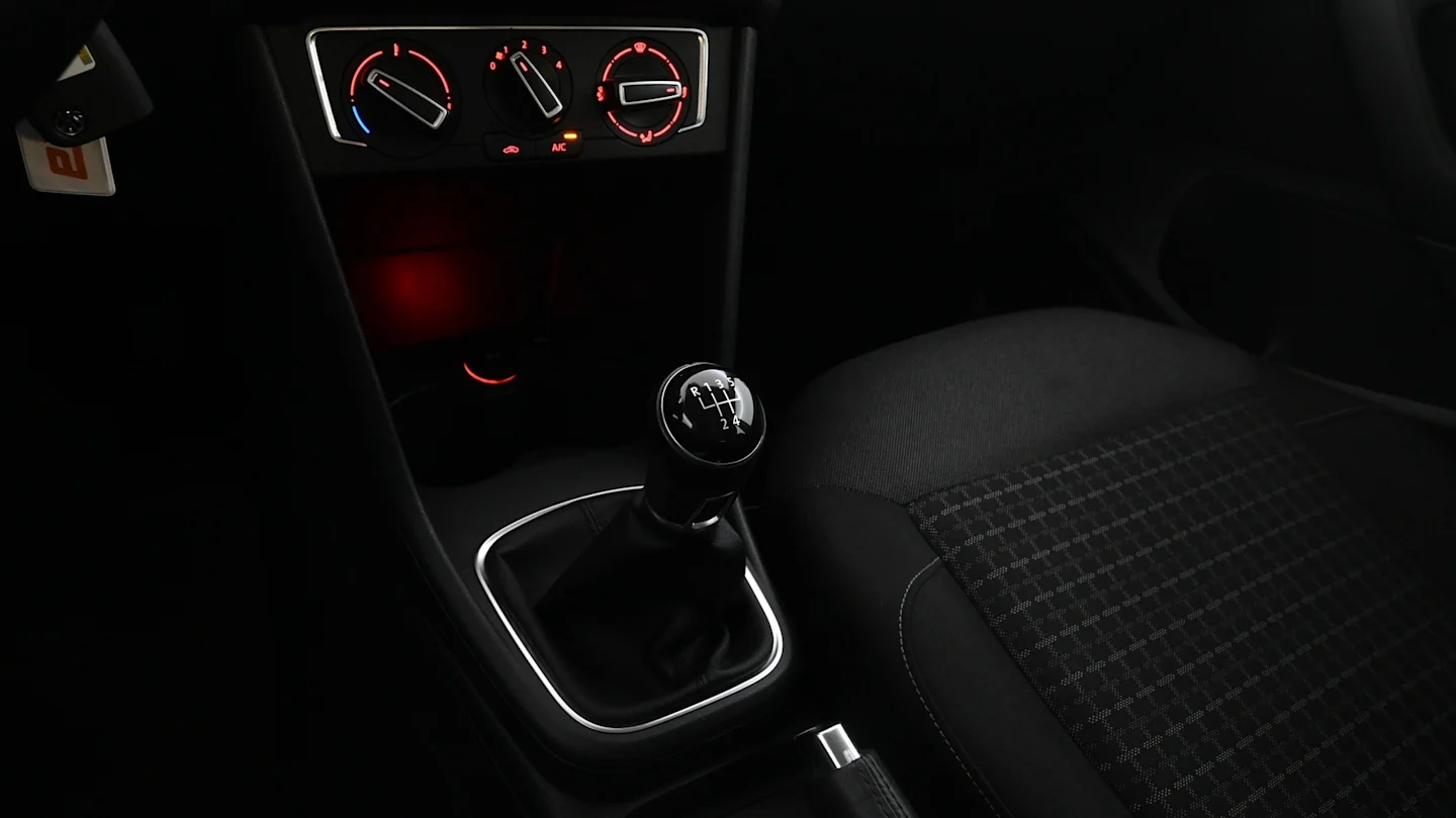 Car Image - 4eXyhsoEzLeNmdTKmIp278