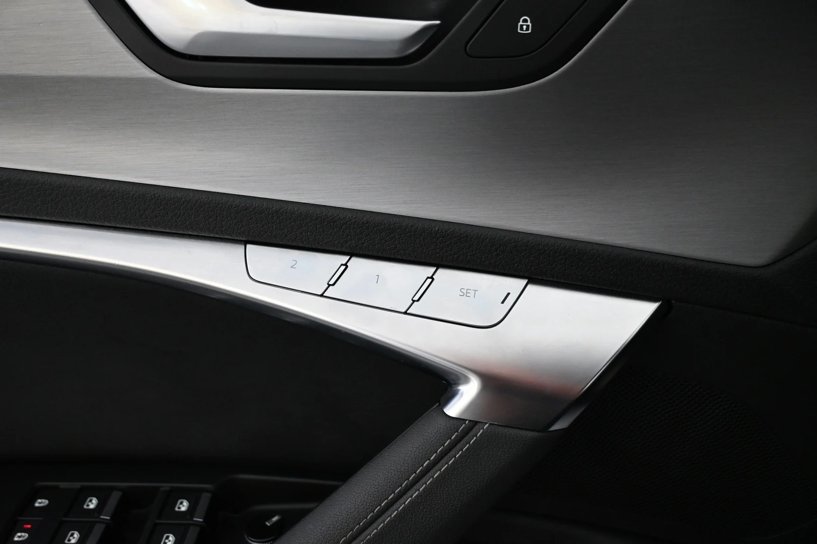 Car Image - 6foUfavXgjIg94HUxnKlIX