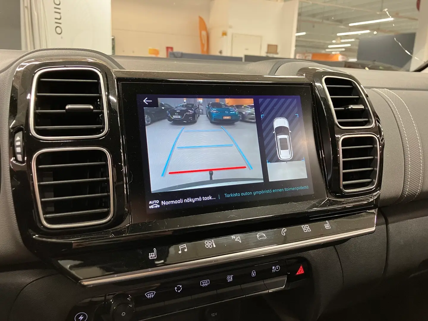 Car Image - 2Yh9SHWdwRYN6OXusuq8SF
