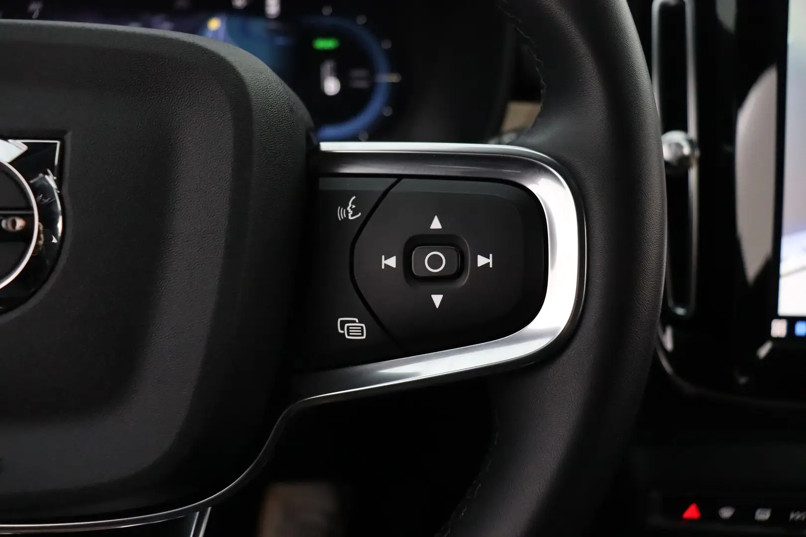 Car Image - 6Jnc2md0wnuzTSzrwXZVoH