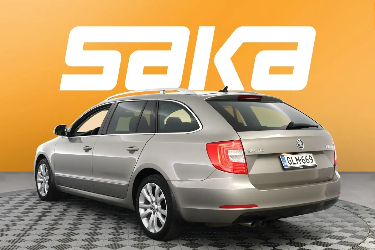 Car Image - 4WLE6v1XhPv6Drqj8eMHpn