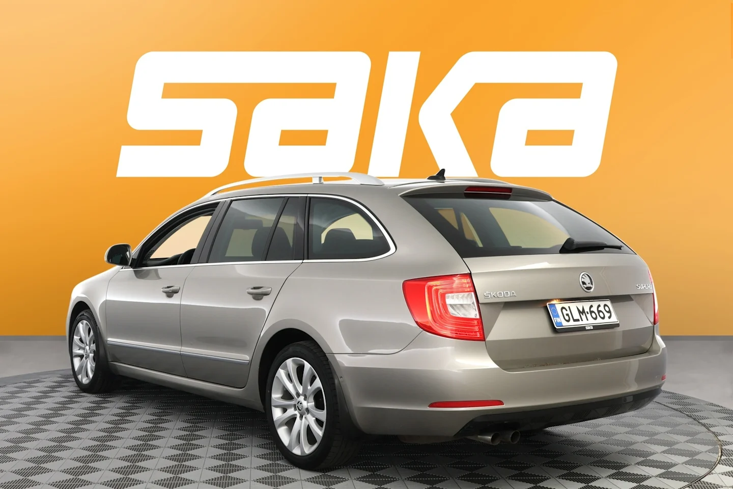 Car Image - 4WLE6v1XhPv6Drqj8eMHpn