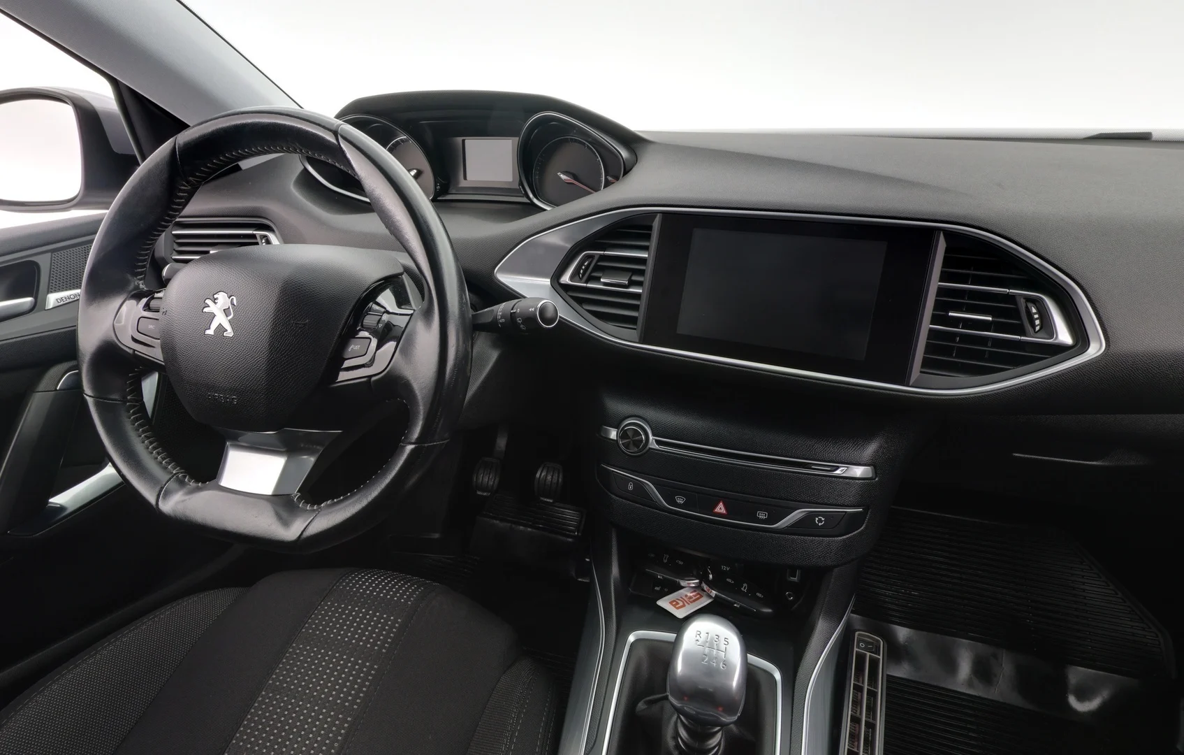 Car Image - 3FdLRCJSnrz0r73YELGZle