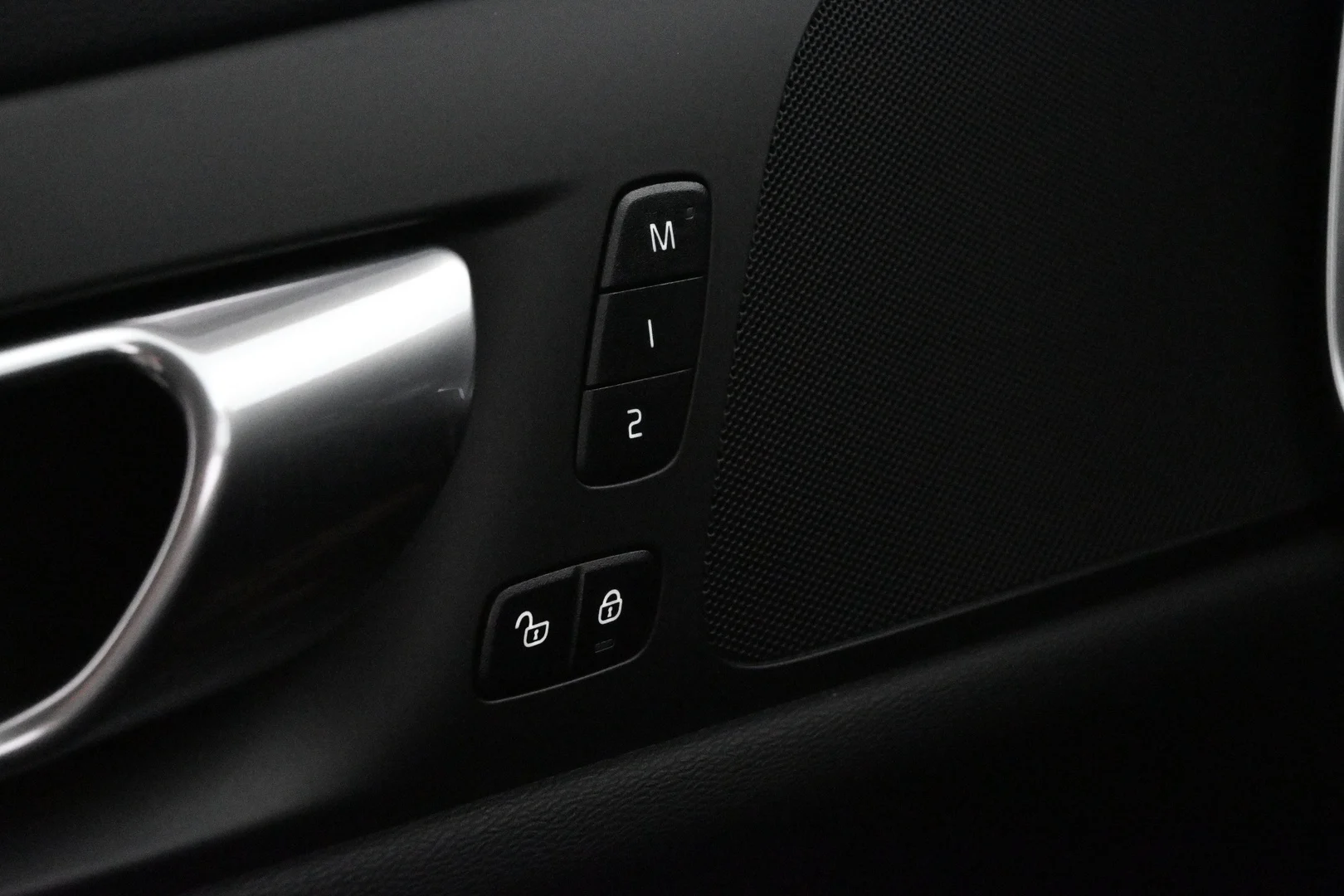 Car Image - 2KHXKG86YLICVrWQTo1RHF