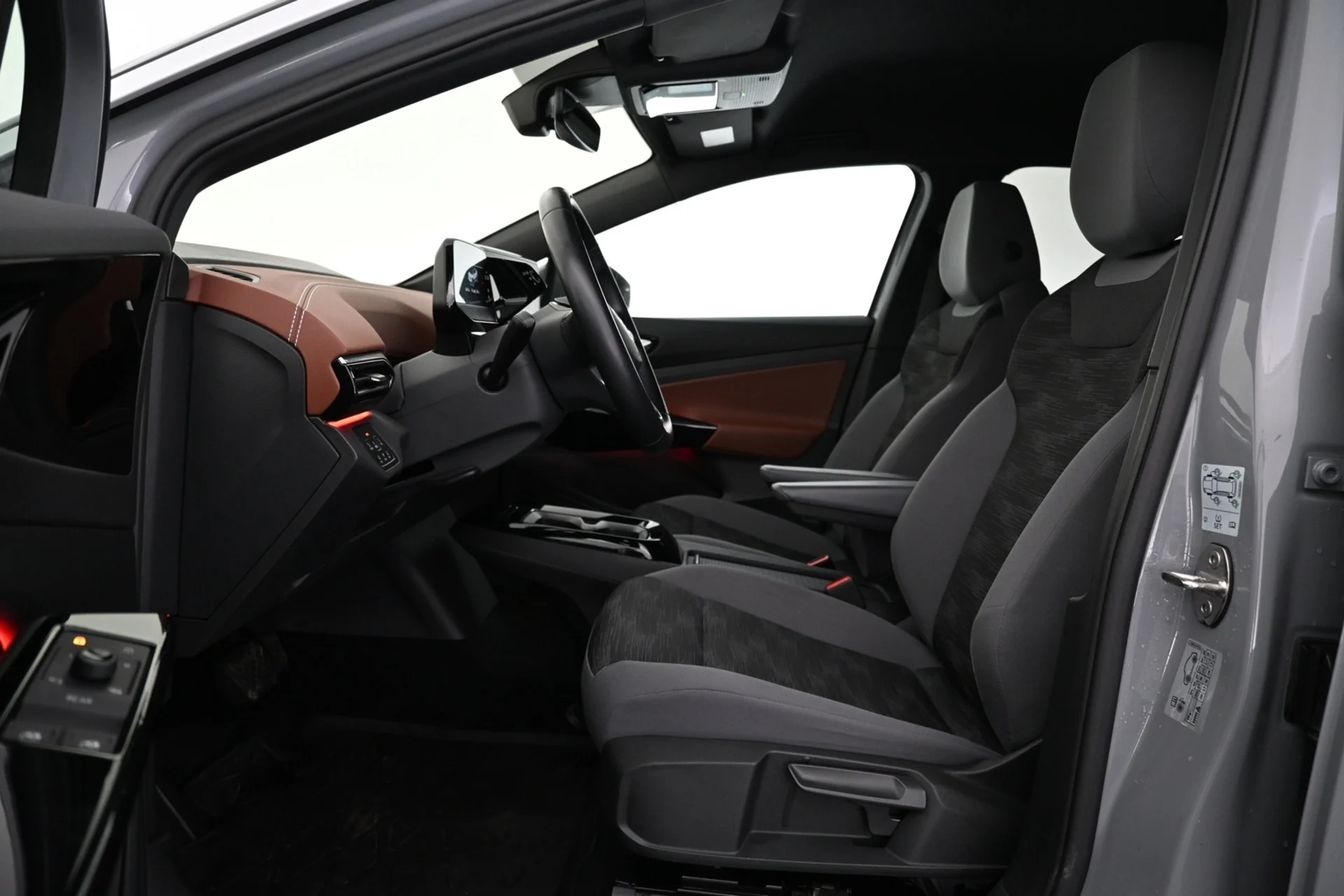 Car Image - 6Ho2rpKLqk6YXlwO8FEEji