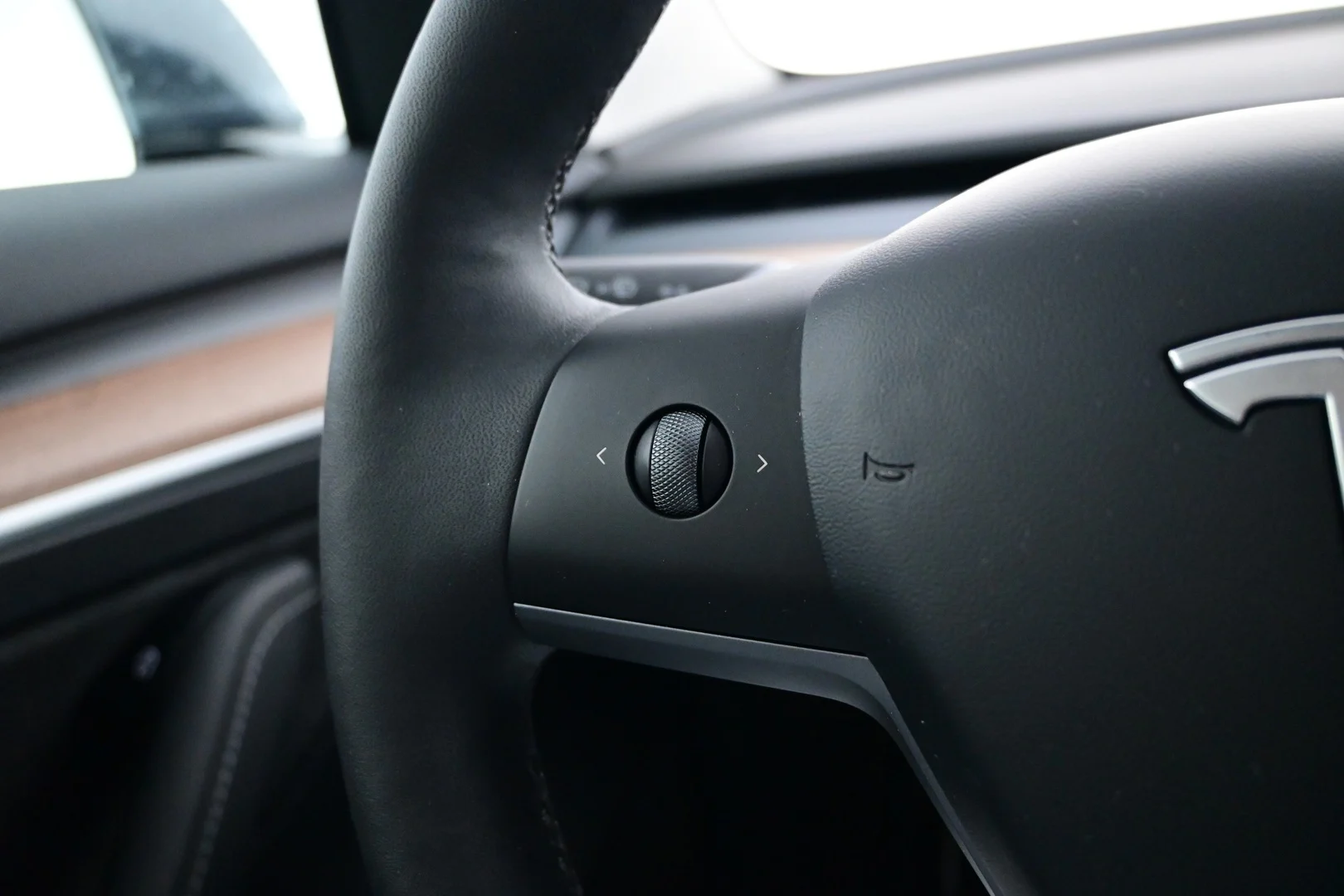 Car Image - 5BpI04B32hsHudFz7xJRKg