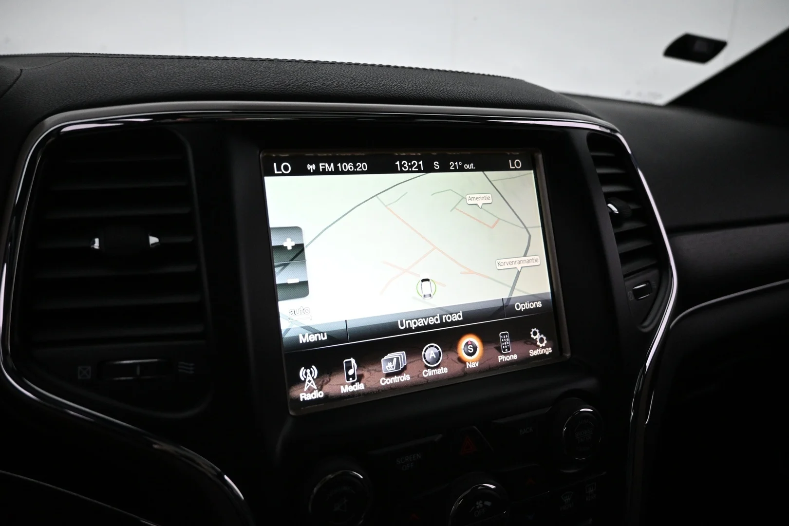 Car Image - 5iw0nYENXqyNLcggbStRZt