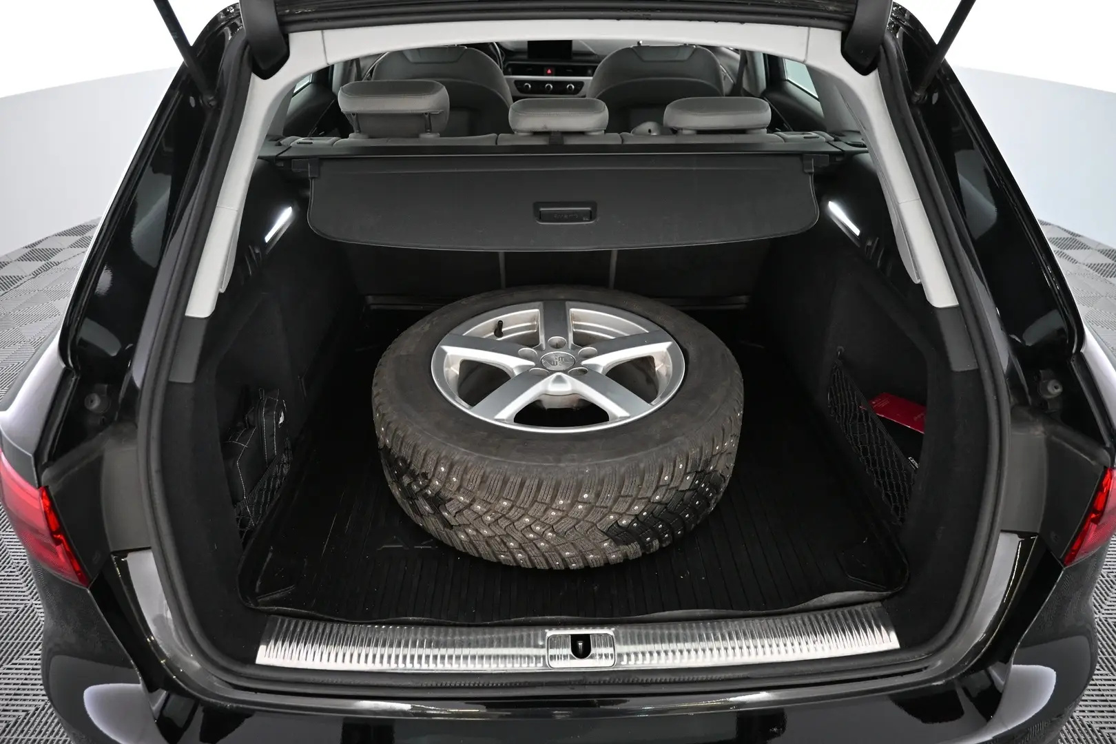 Car Image - 7Ji2oQ9T0EyNeCa5CV9ZKj