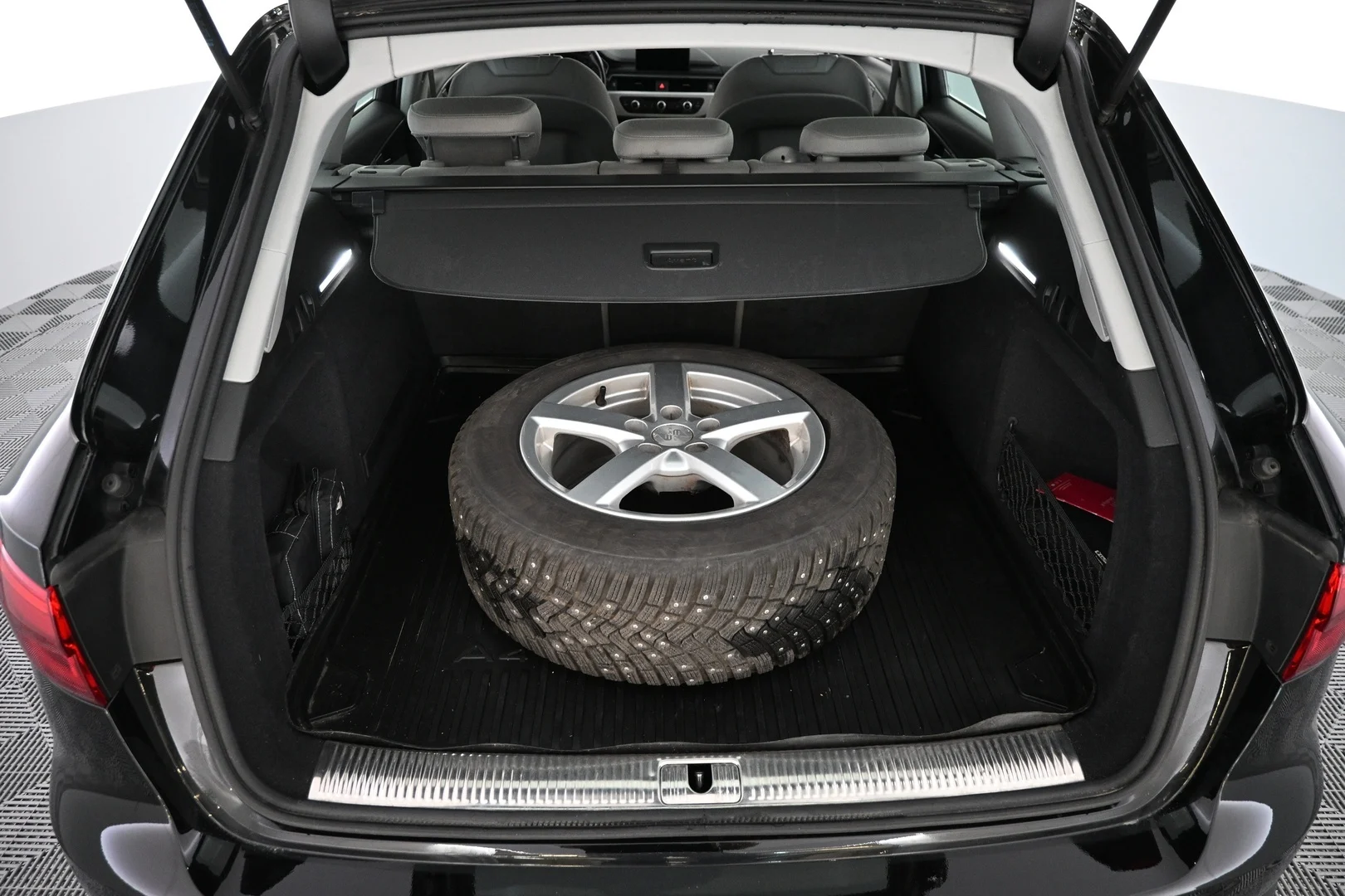 Car Image - 7Ji2oQ9T0EyNeCa5CV9ZKj