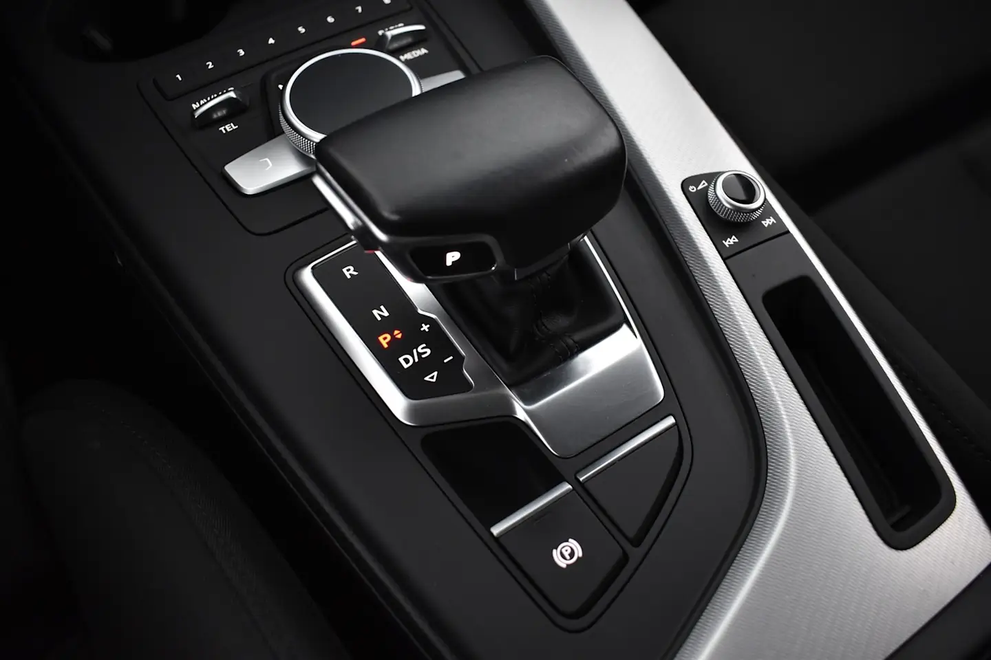 Car Image - 6nGDKICNmitjfvJjchIFsN