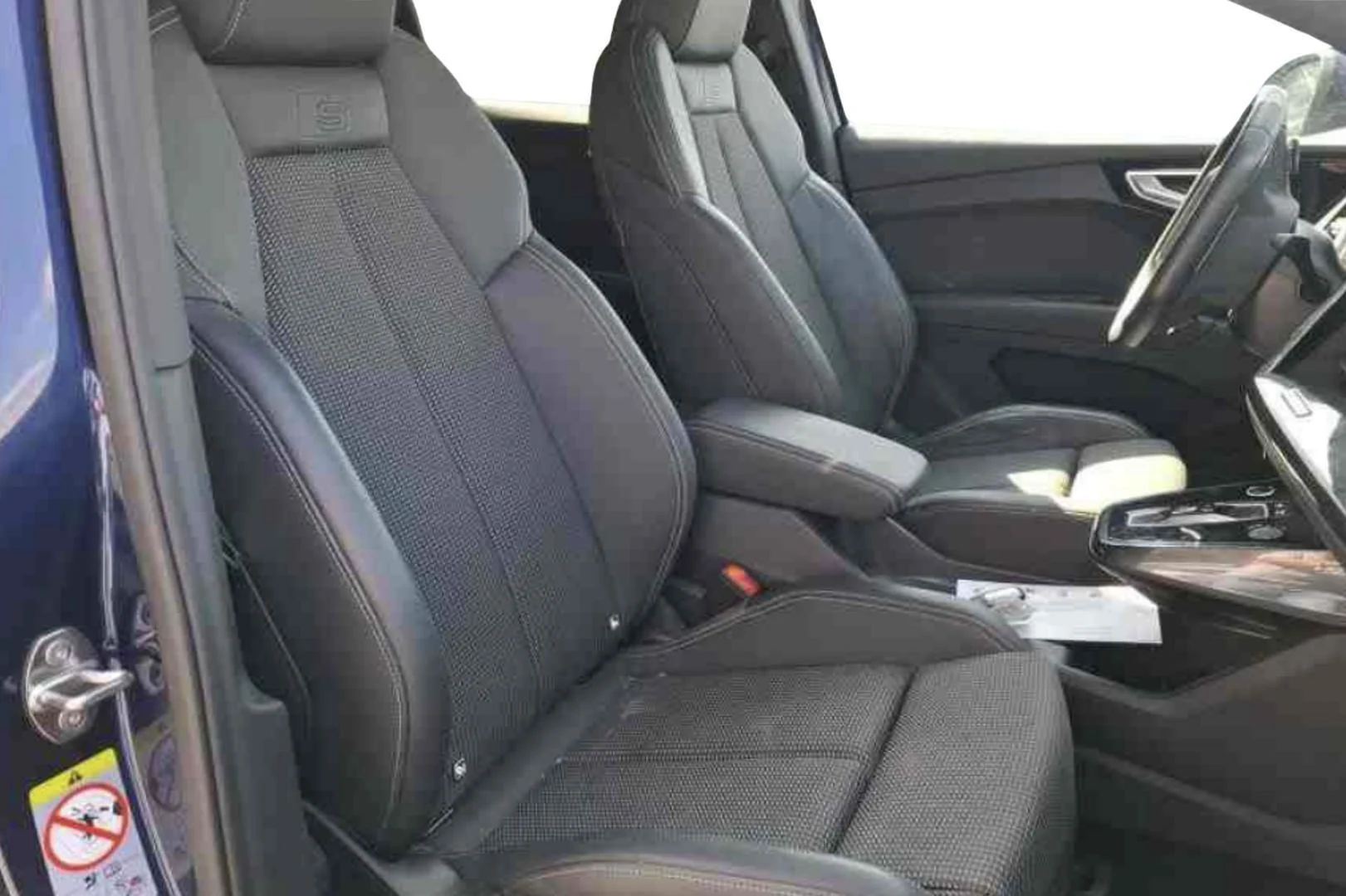 Car Image - 10rAT4b3sTD0kw5fIT1RtB