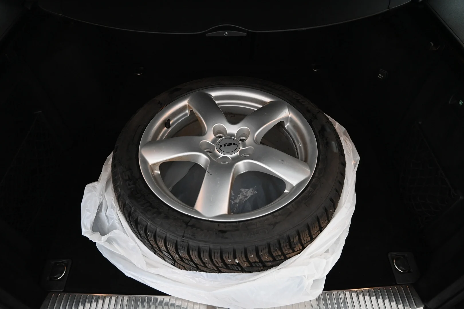 Car Image - MvbLfXewEC9pIBcFryfA8