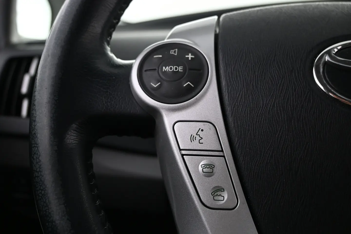 Car Image - 6ItegUhLHOpGyKxUHXRA8