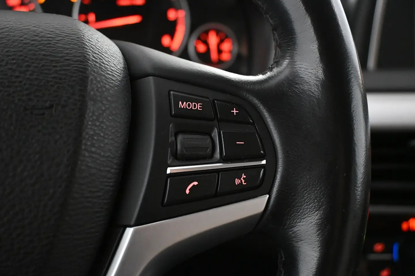 Car Image - 3BiXasRSgexiy3OvV16PDK