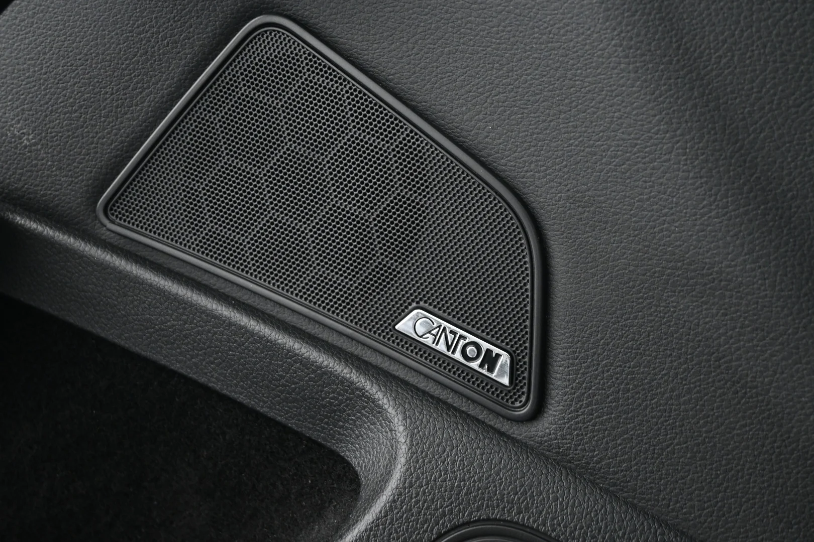 Car Image - 4DorlQxI2cwCwQVoO3kkqx