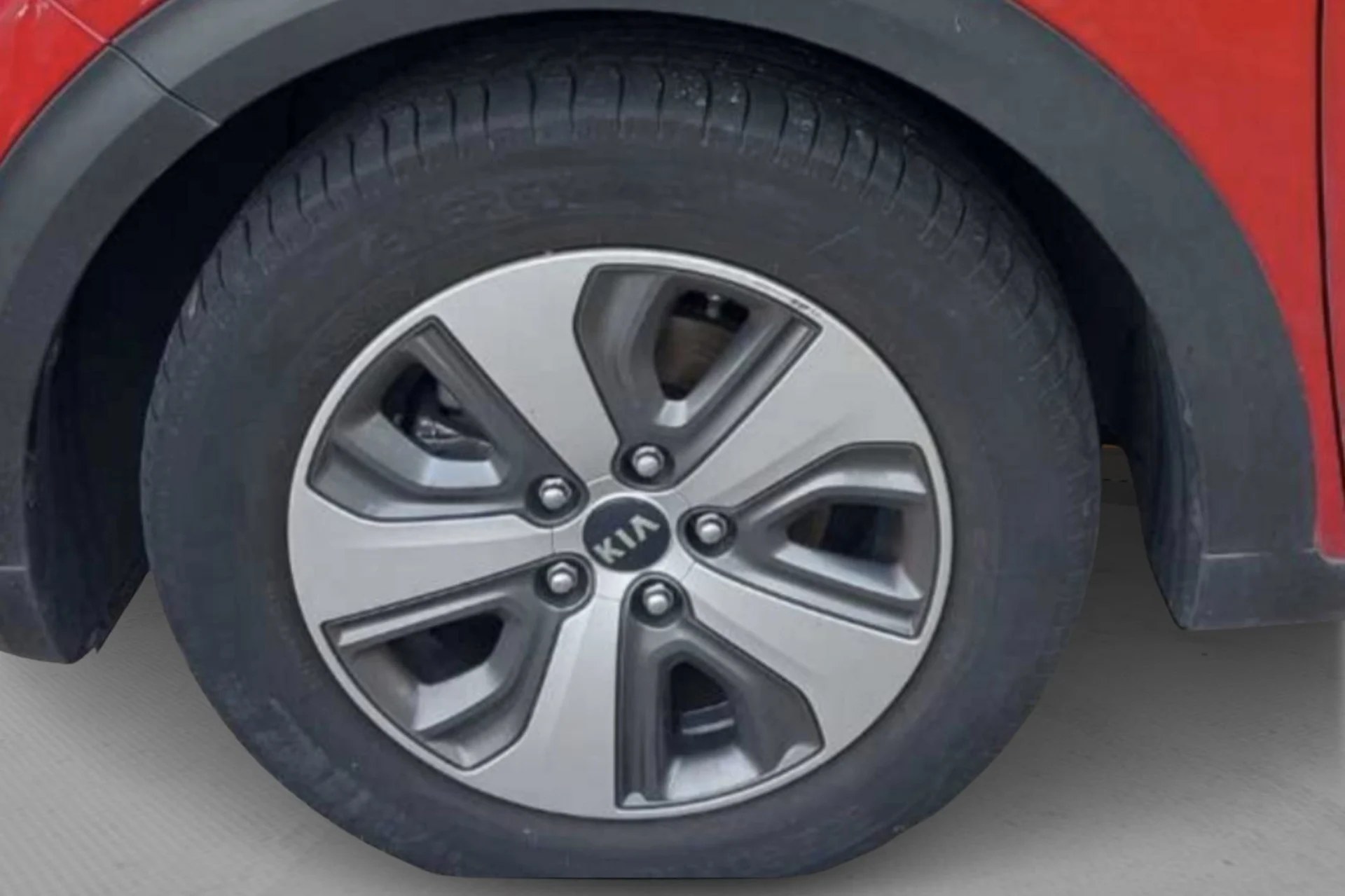 Car Image - 7yxuaOxPG7vQ1ShfqqVxj0