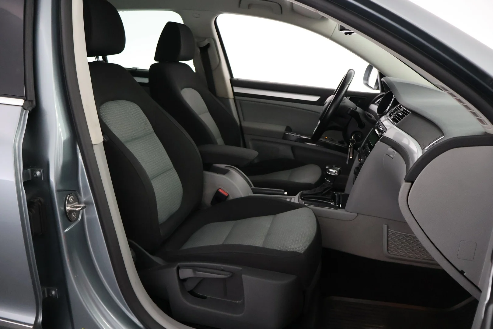 Car Image - FsTkKYT7XoojYjjK0pqFY