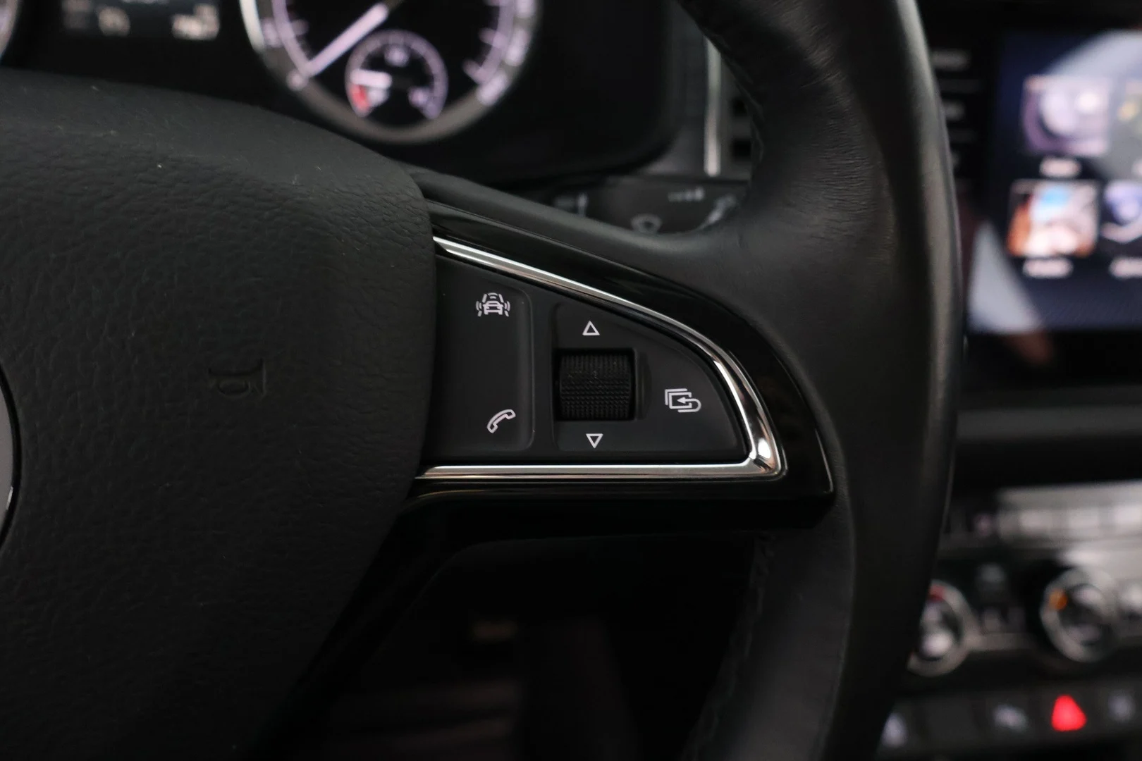 Car Image - 7uogmKNpzf2aIPJcpooVbm