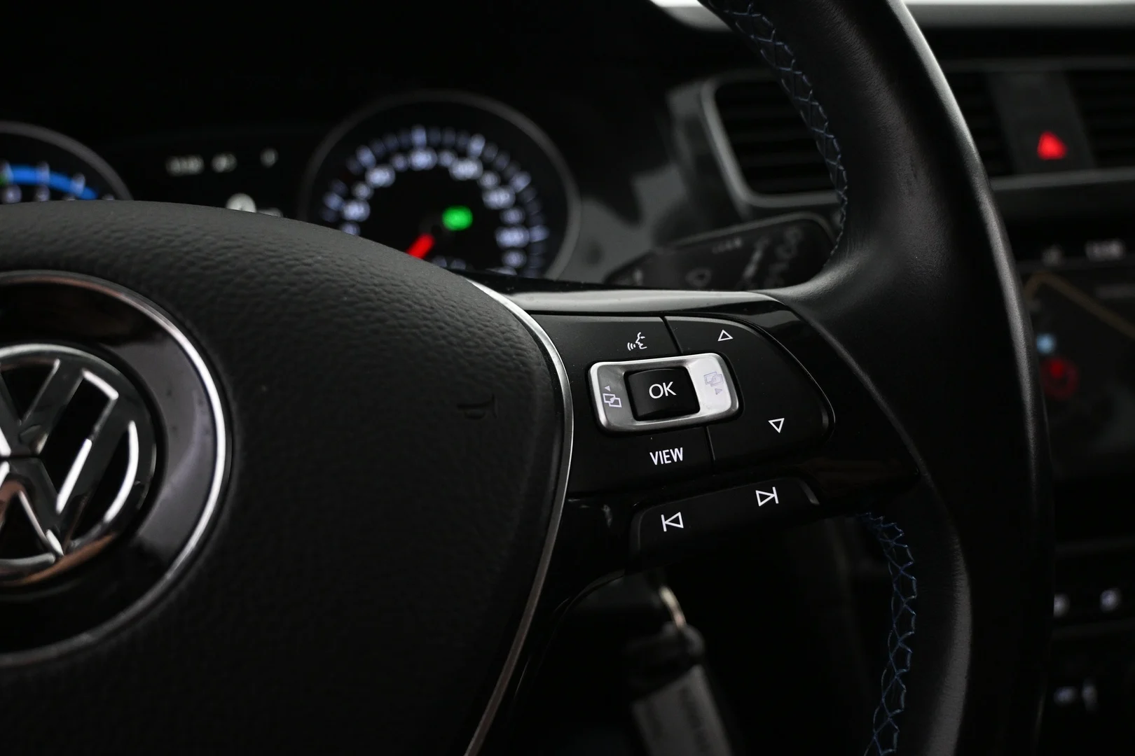 Car Image - 41KGUc0dRDDOloiTlXzCuU