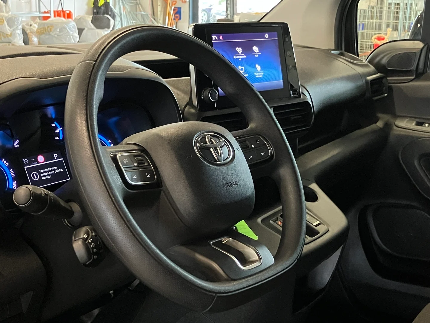 Car Image - 4ZbBAXN3QFdmSig65TyAiE
