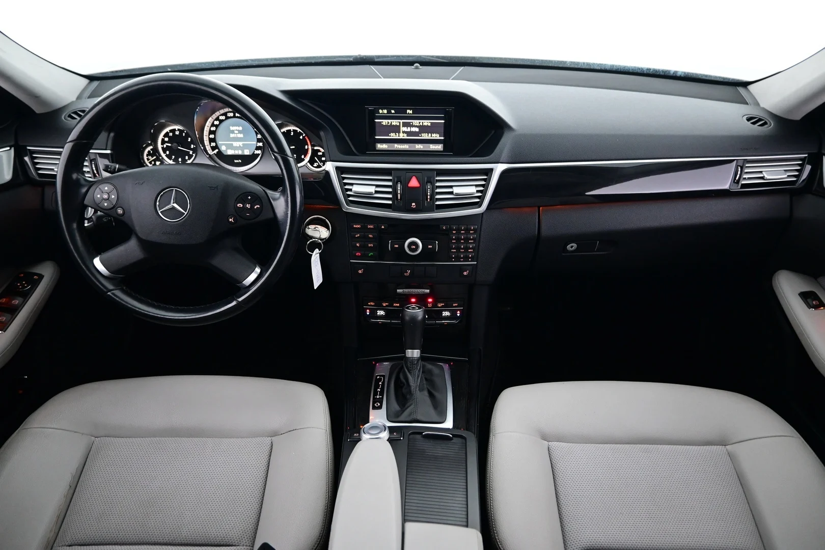 Car Image - VvFHSVqbiqK1OtuMMyfzX