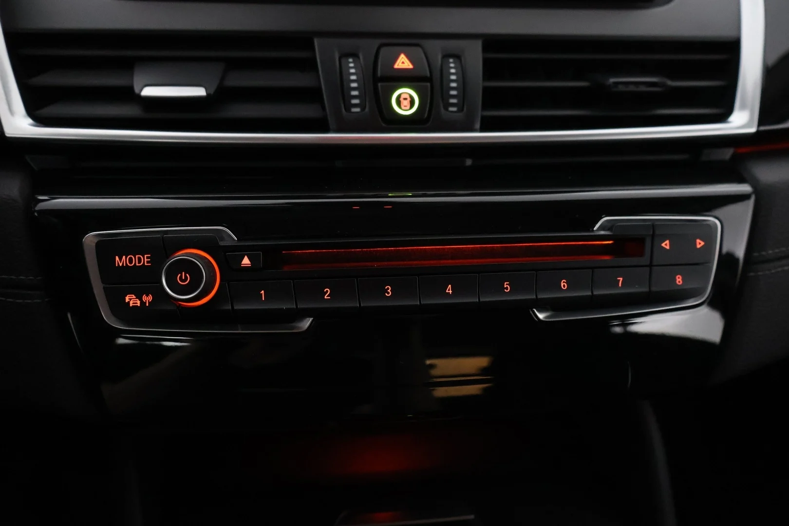 Car Image - 5U9jrrJv3mzmF4vkOO1ZXp