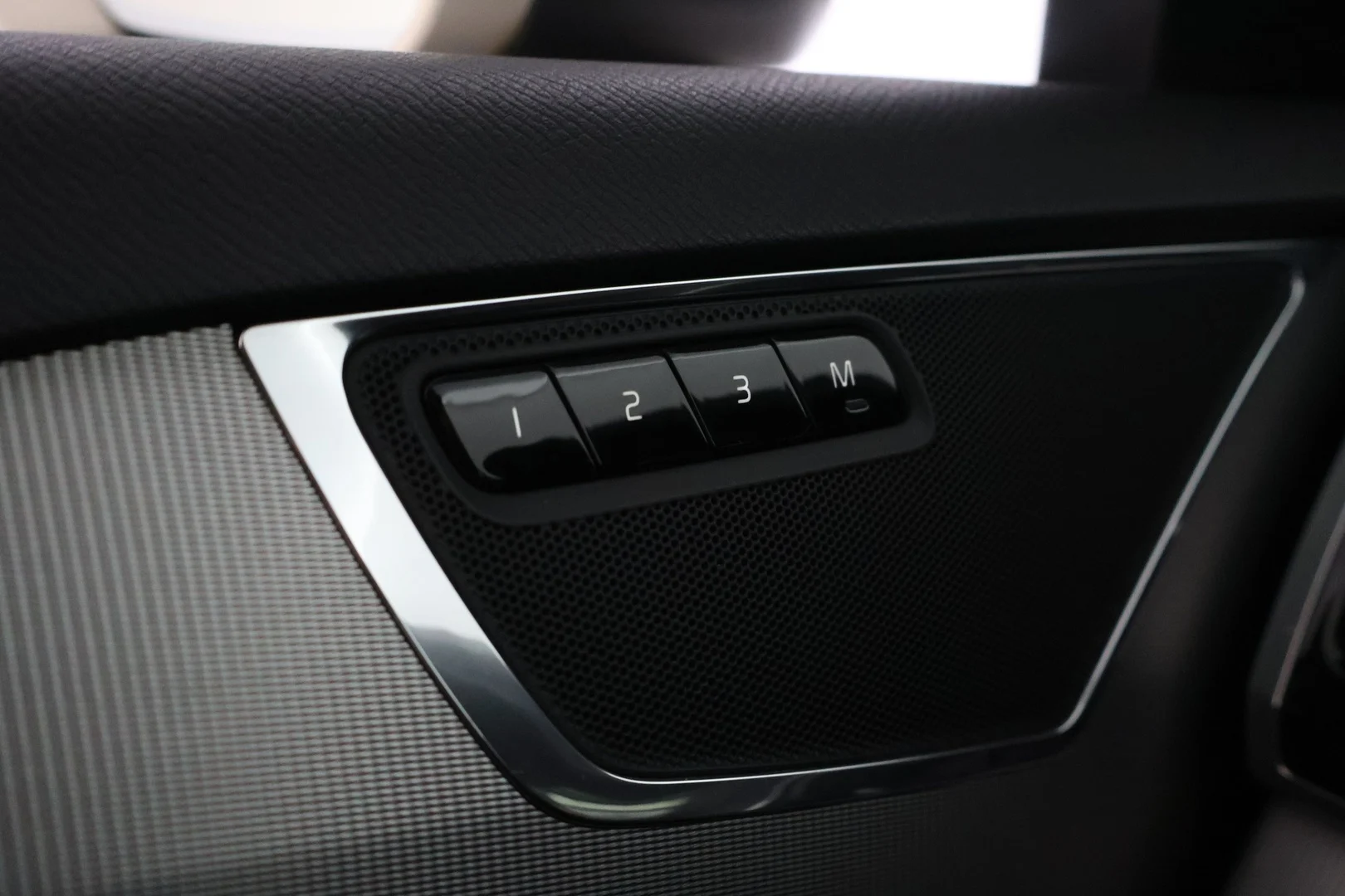 Car Image - 1MHTd4aLh0gw8NZjdUV26r