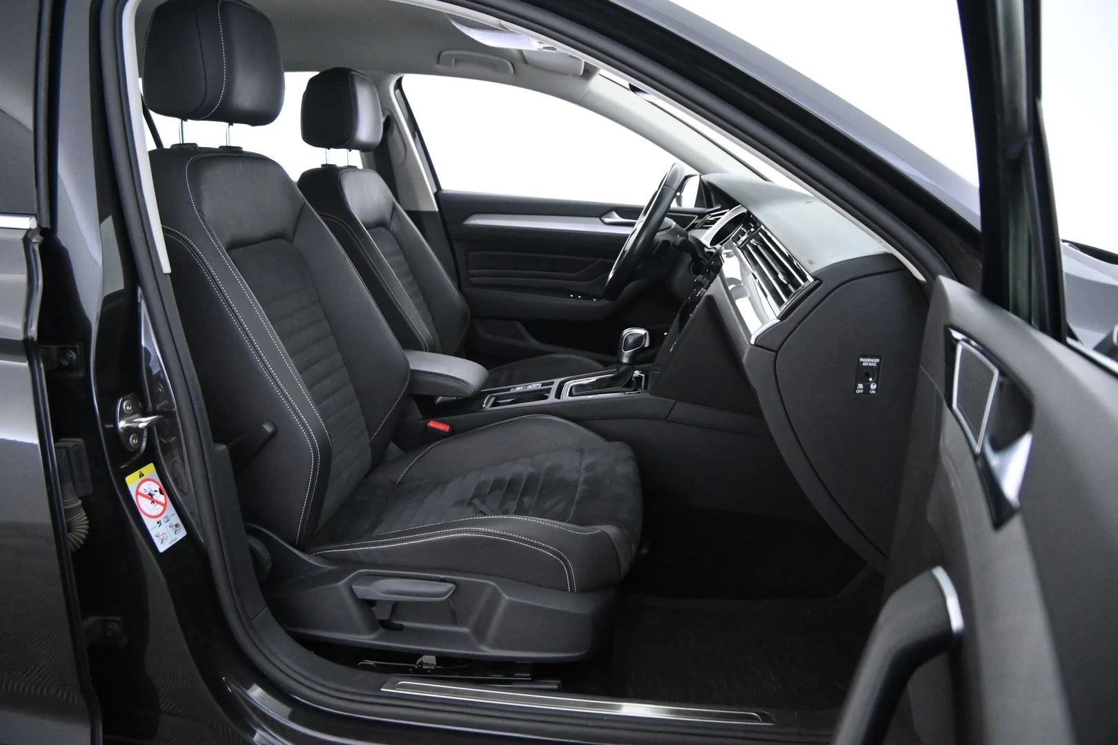 Car Image - xFs6D48EJ0gZrP6WQ171x