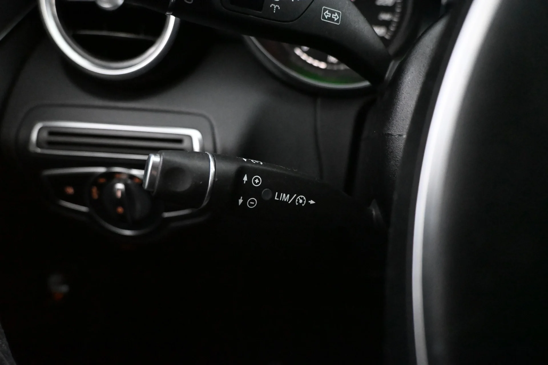 Car Image - 7ADpwcjprPatEzwIQ3DmU2