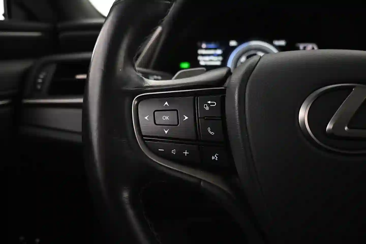 Car Image - iDVTGOn2b5sG4IIegPqFf
