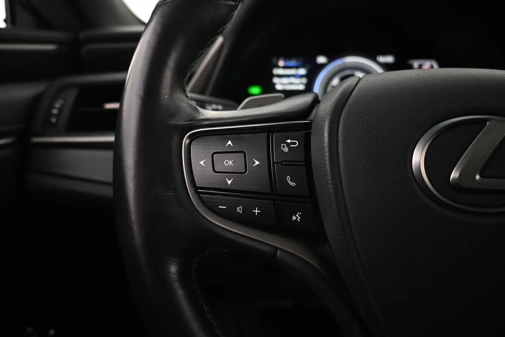 Car Image - iDVTGOn2b5sG4IIegPqFf