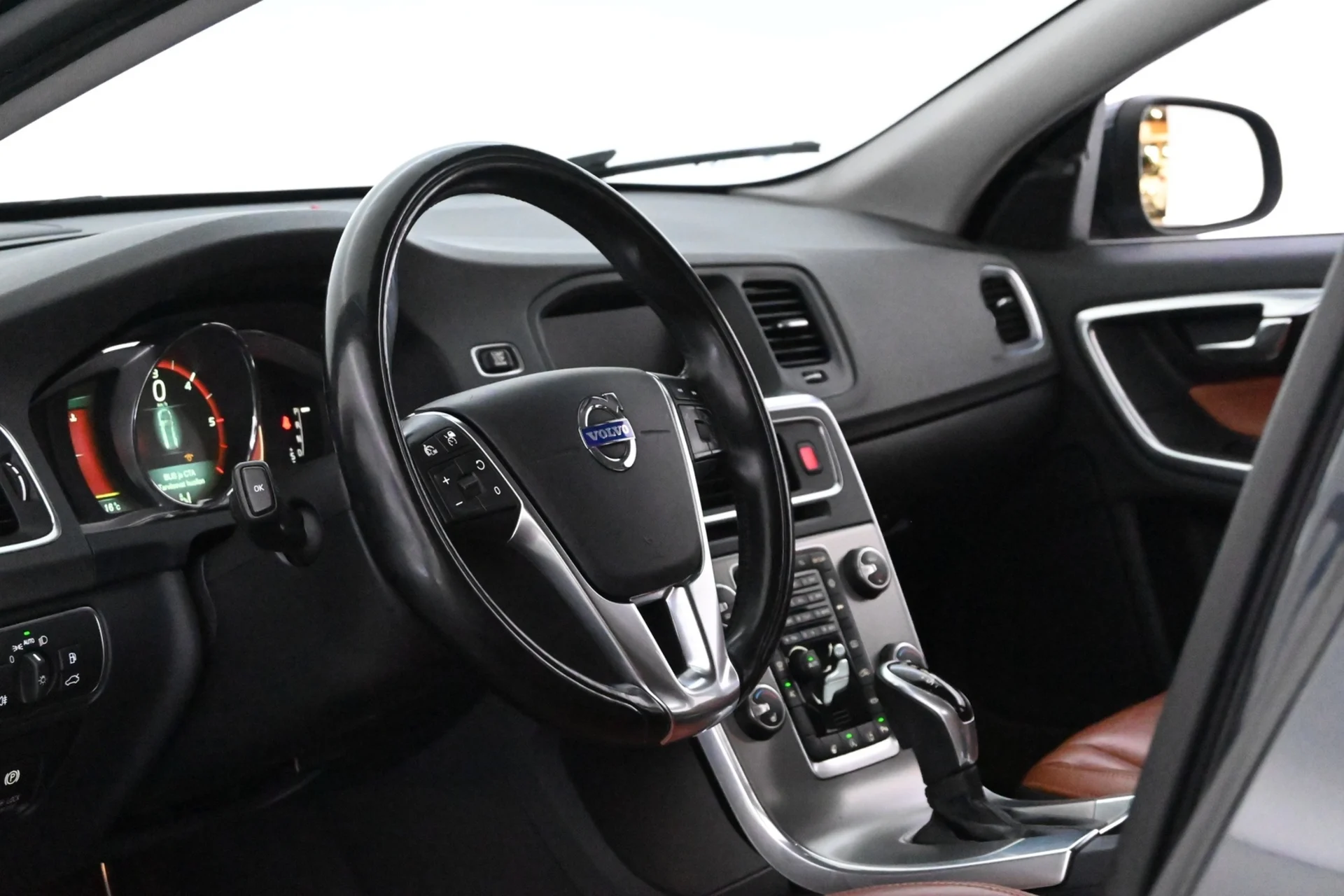 Car Image - 7kUqyjqTyb84DoSuEWRCna