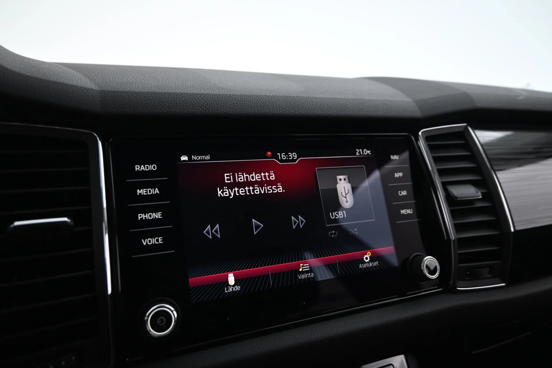 Car Image - 3SoY7u4VcKUvuY8ORQyNC6