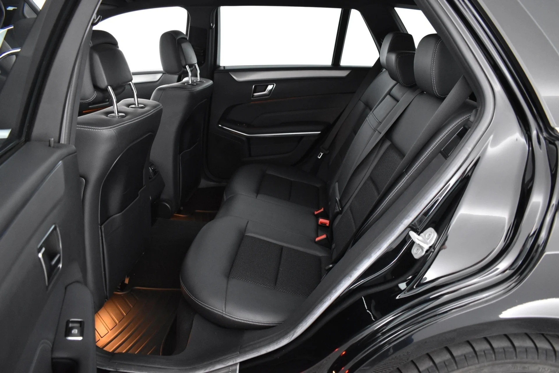 Car Image - 5BHqB6dDS036WLzjqUdwSC