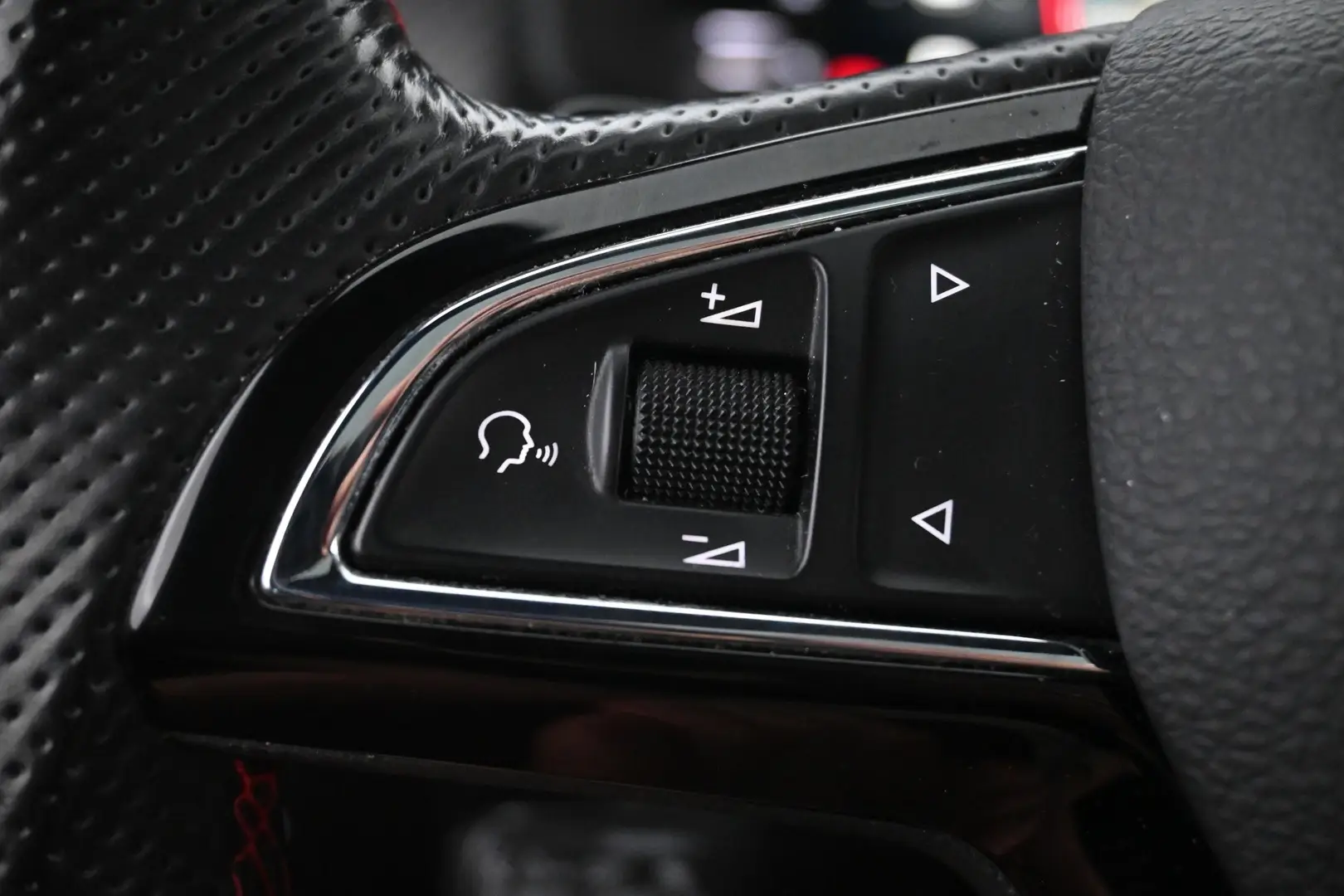 Car Image - 1lgOXsAKYKM1xOmFq3Tg5b
