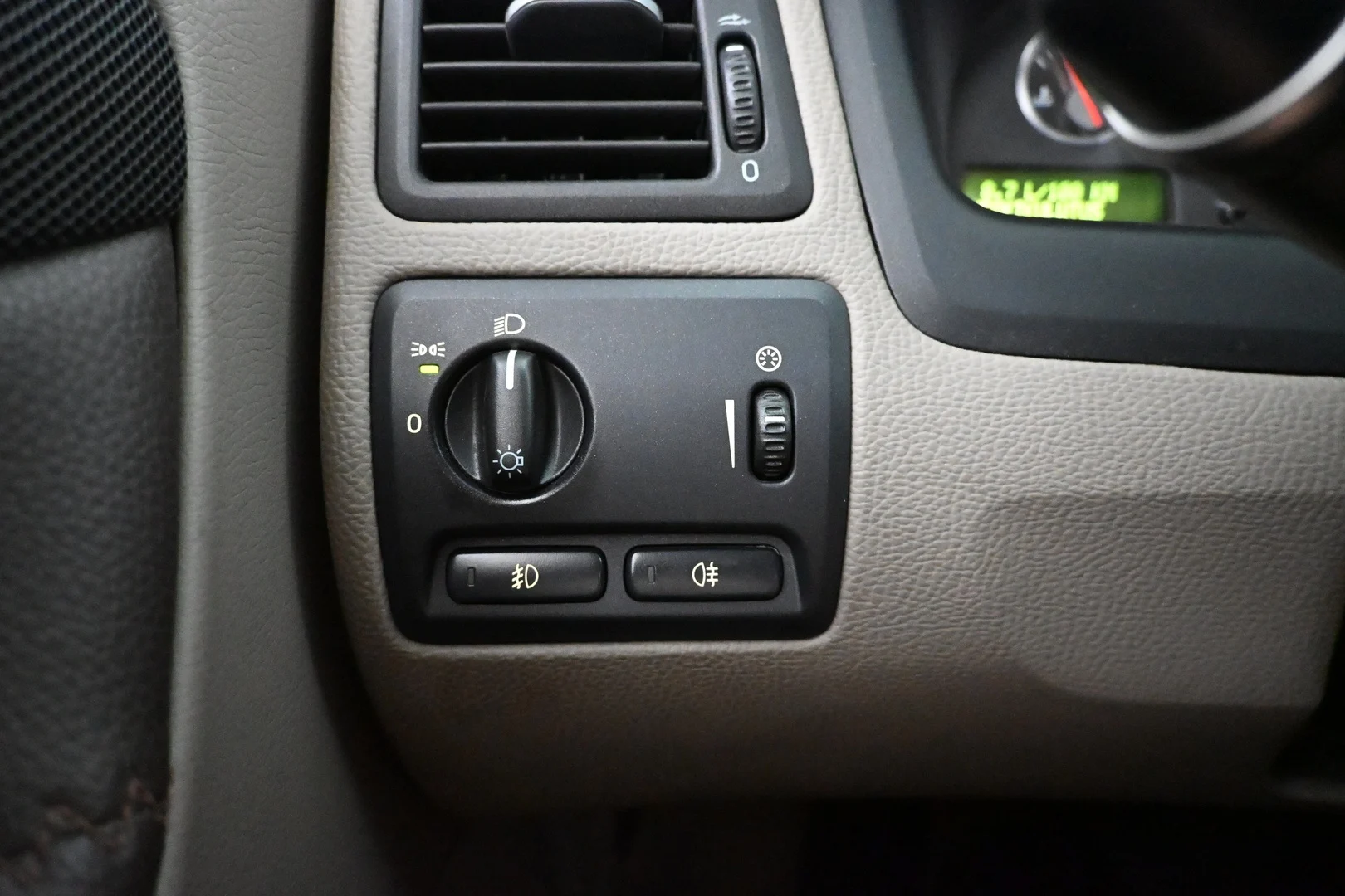 Car Image - 7rfBoU3R8rLbPtXGH7G3fj