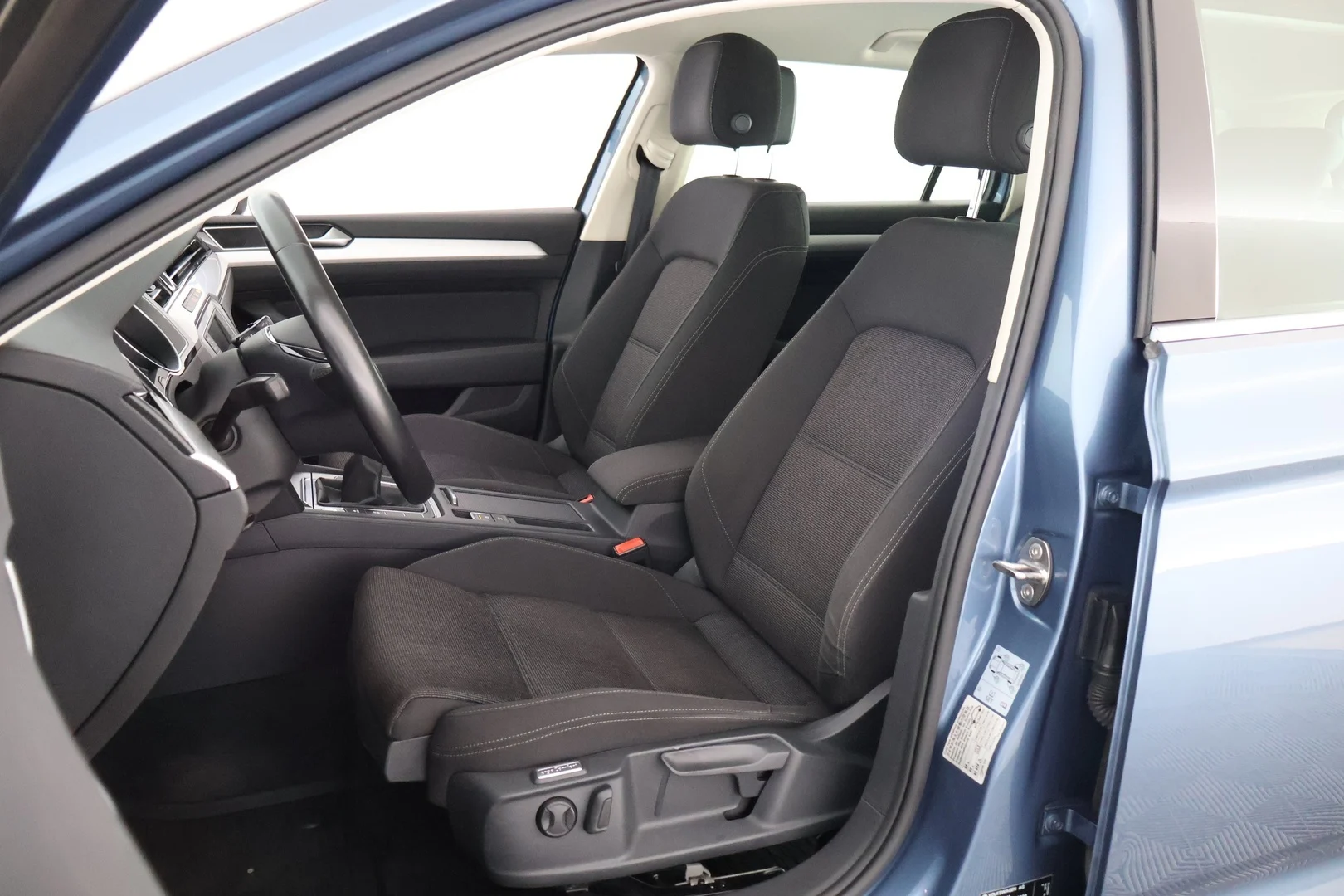 Car Image - gYQnADnfo8858KXRKjg7I