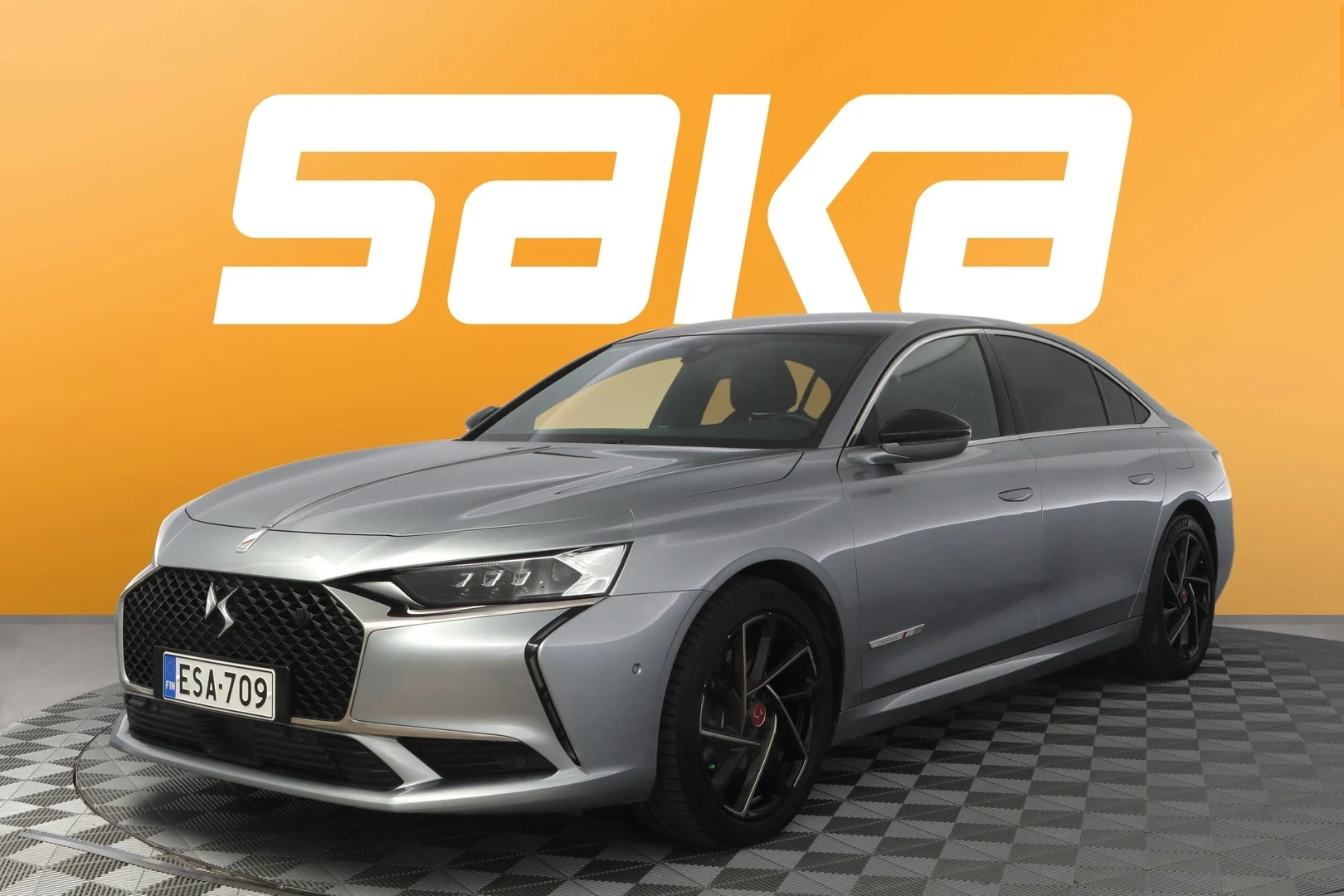 Car Image - zeiBkvwP8GbVz9XV9gsU1
