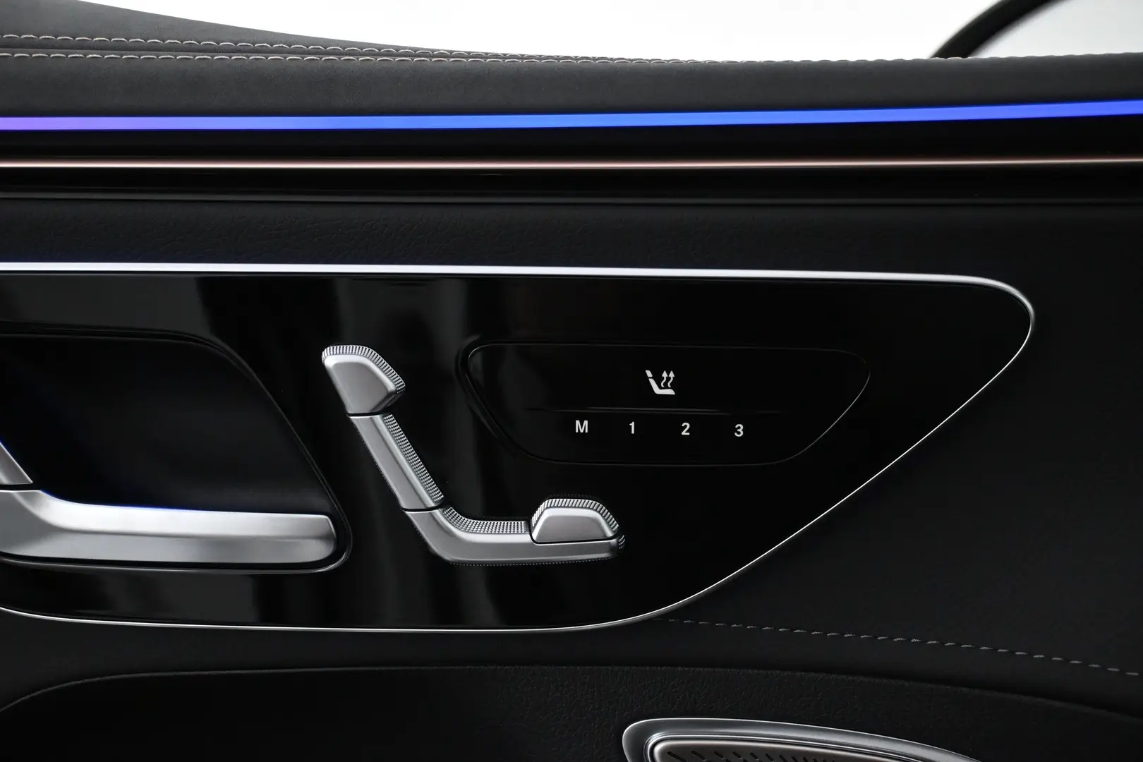Car Image - 4qCFsJLHEQYdMk4gBM8ISd